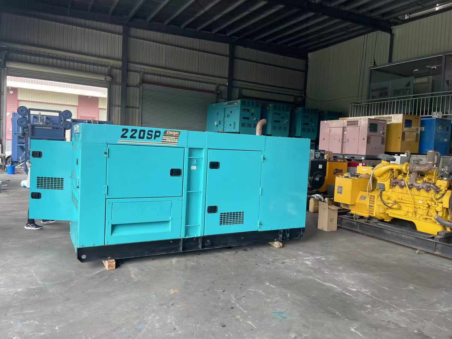 临泽柴油发电机组长期不间断运行时，如何监控其温度和压力？