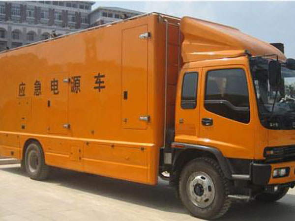 临泽冬季柴油发电机启动前，如何检查燃油系统中的积水？